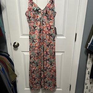 Perfect midi cut out dress for a tropical or cruise vacation.